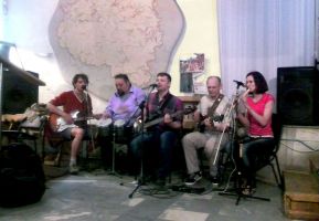 Группа ЧеРДаК на концерте в музее Тульские древности.
		 Фото. 18 мая 2012 года