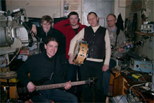 Группа ЧеРДаК на репбазе ДК Металлург весной 2005 года * Д.Гура, С.Захаров, Р.Беляков-Алмазов, Капустин и Маньяк