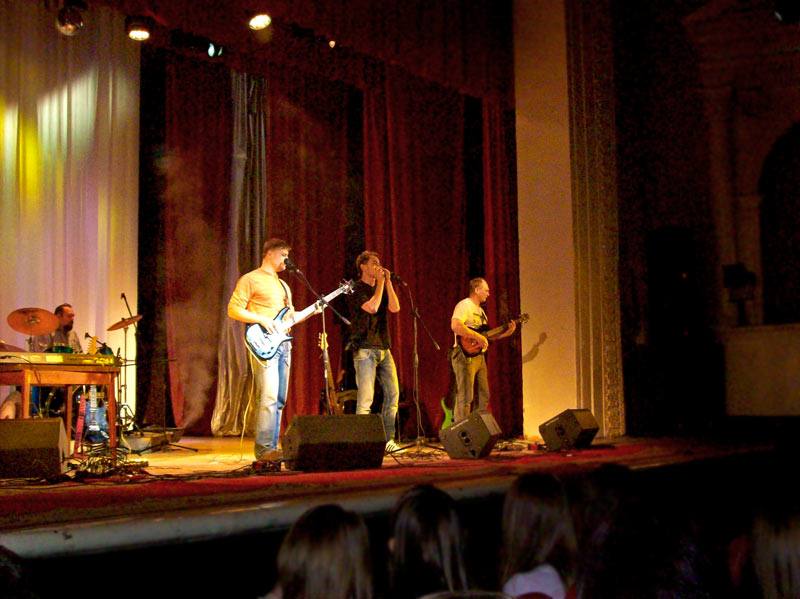 Группа ЧеРДаК выступает на Рок концерте Знать чтобы жить (3 ноября 2012 года)