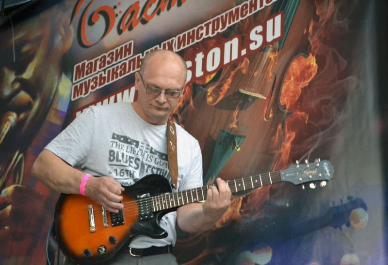 Группа ЧеРДаК выступает на Рок Марафоне 2 (24 августа 2012 года). Сергей Захаров.
