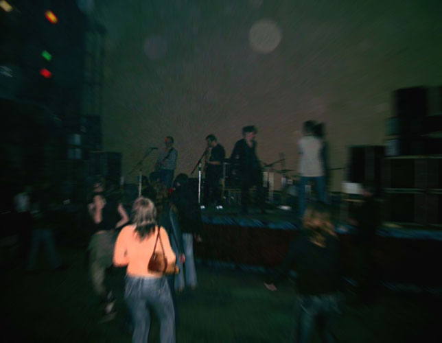 Фотография выступления тульской группы Чердак 15 Апреля 2005 года в клубе "ИНДИЯ" на концерте "Все дороги ведут в роК".