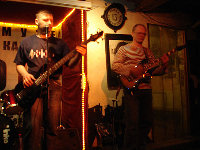 Фотография выступления тульской группы Чердак в питерском клубе КАМЧАТКА * 24 Февраля 2007 года