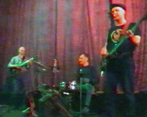 Первое выступление группы ЧеРДаК на открытии клуба ИНДИЯ - 9 июля 2004 года