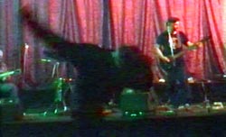 Тульская группа ЧеРДаК * открытие клуба ИНДИЯ * 9 июля 2004 года * танцует Маньяк