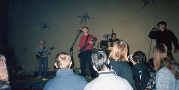 ЧеРДаК в клубе ИНДИЯ на концерте "Рокировка(Рока много не бывает)" 14 января 2005 года