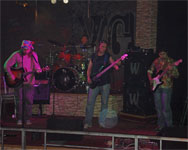 Фото выступления тульской группы Ворон Кутха в VG-club на пятилетнем юбилее группы ЧеРДаК * 10 июля 2009 года