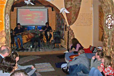 Красная Книга. Фото с благотворительного концерта в поддержку Александра Чернецкого в «Воротах Солнца» * 13 апреля 2011 года