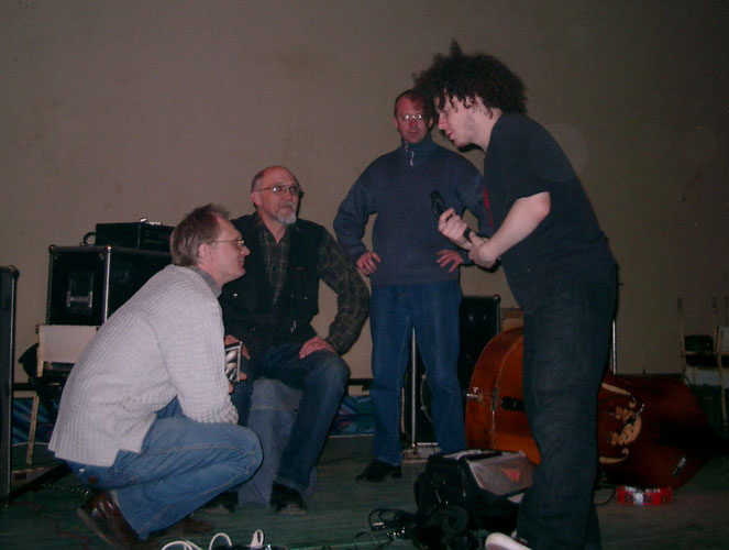 Фотография гитариста группы ЧеРДаК Сергея Захарова в клубе Индия (концерт Billy,s band) 23 Апреля 2005 года